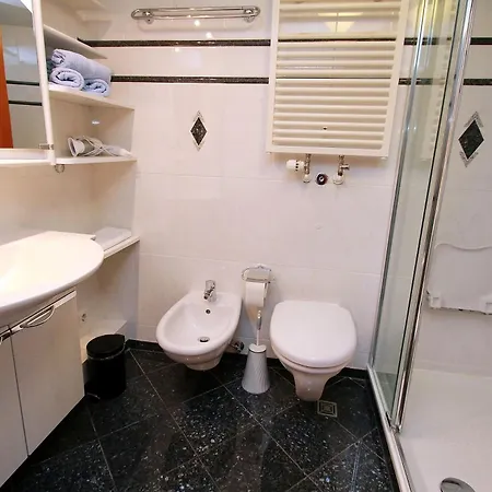 Trelleborgallee, 196 Apartment *